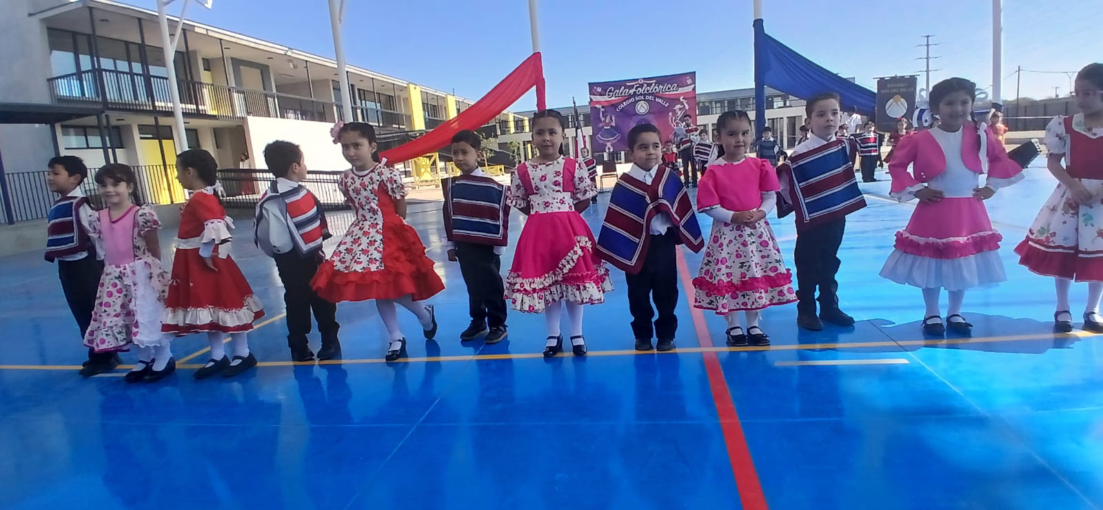 Gala Folclórica sede Alfalfal